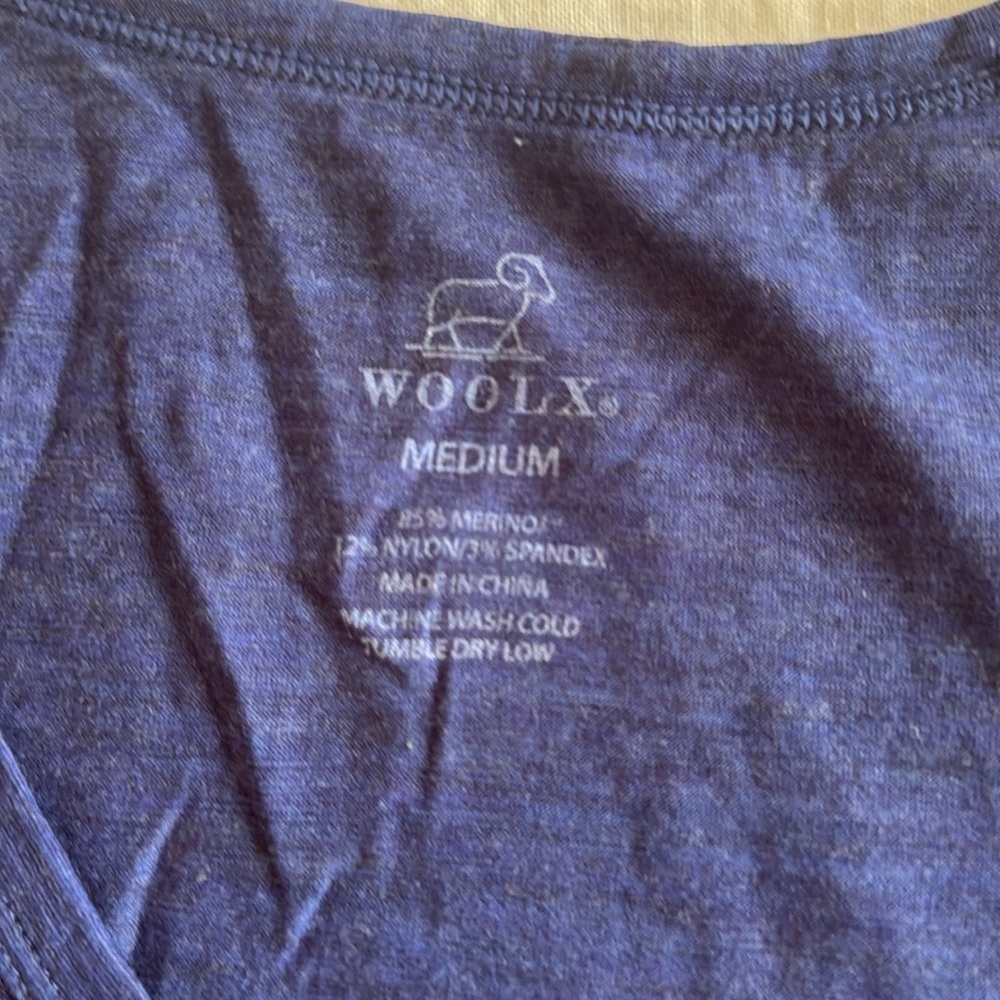 Woolx v-neck long sleeve top - Picture 2 of 2